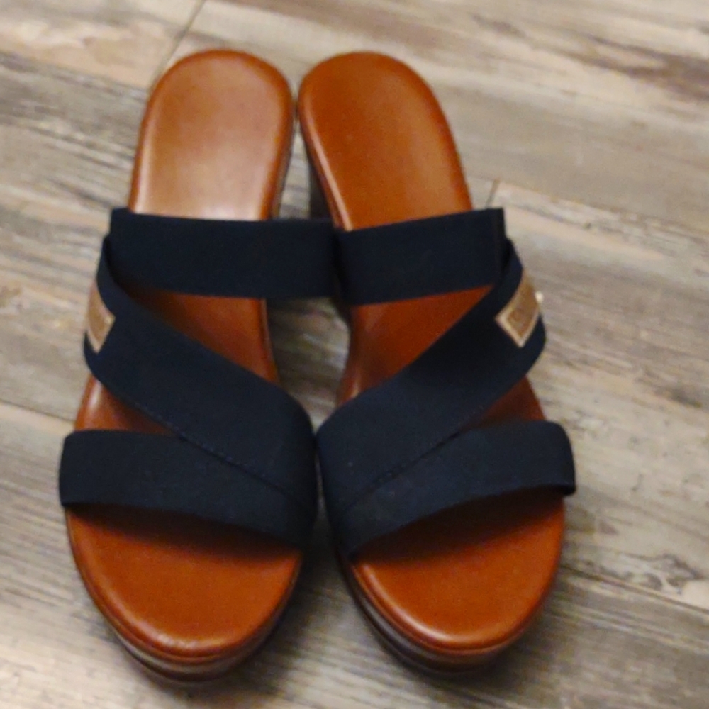 Italian Shoemakers Black and Brown Wedges